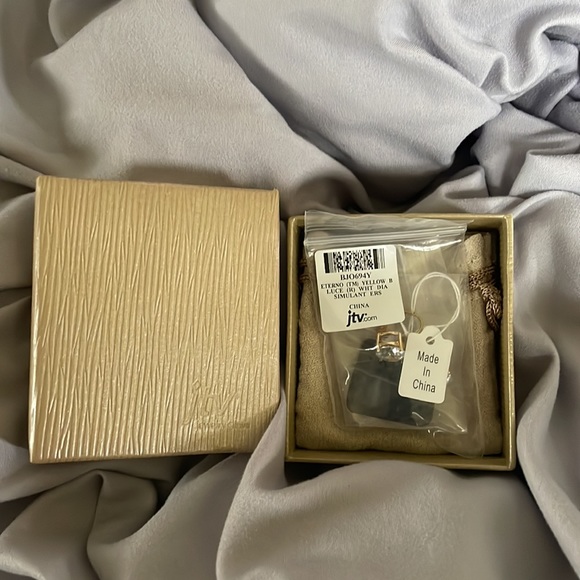 Bella Luce Earrings - Picture 8 of 9